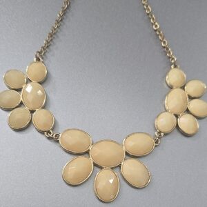 Elegant Gold and Cream Necklace